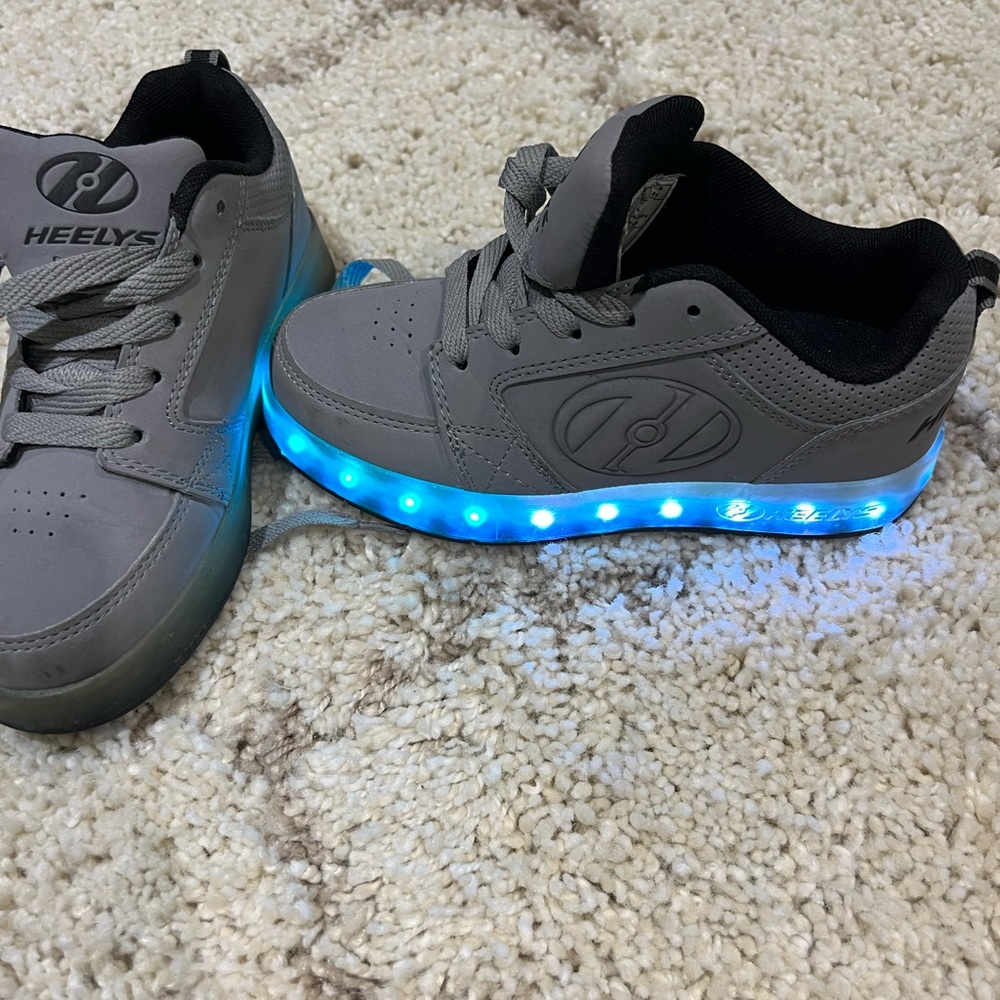 Heelys Roller Shoes